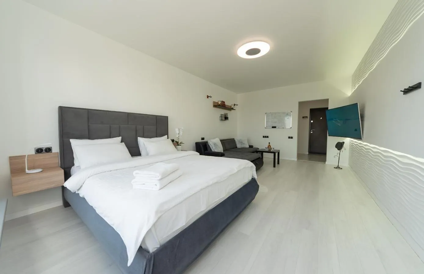 Apartment Солнечные Просторные Апартаменты Метро Минская Kyiv Ukraine