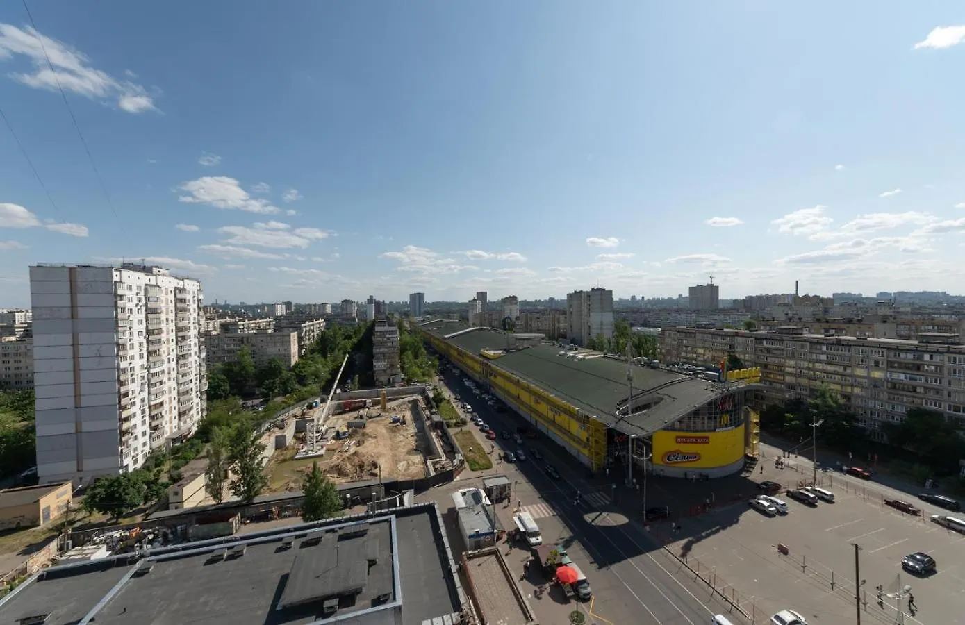 Солнечные Просторные Апартаменты Метро Минская Kyiv Ukraine