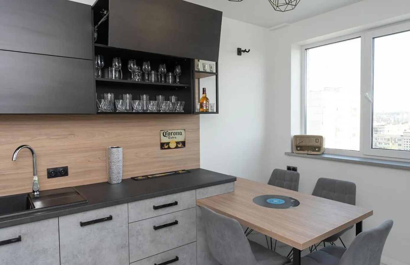 Солнечные Просторные Апартаменты Метро Минская Kyiv Apartment